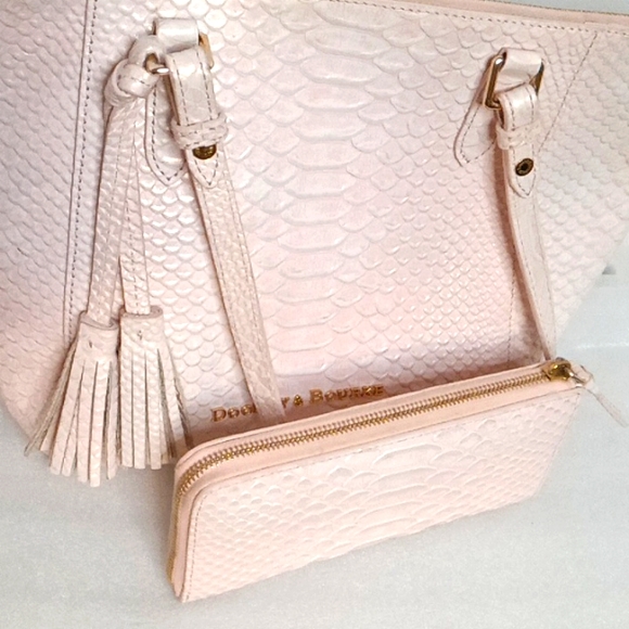 Dooney & Bourke 3pc Caldwell Maxine Snake Embossed Leather Tote & Wallet - Picture 12 of 17